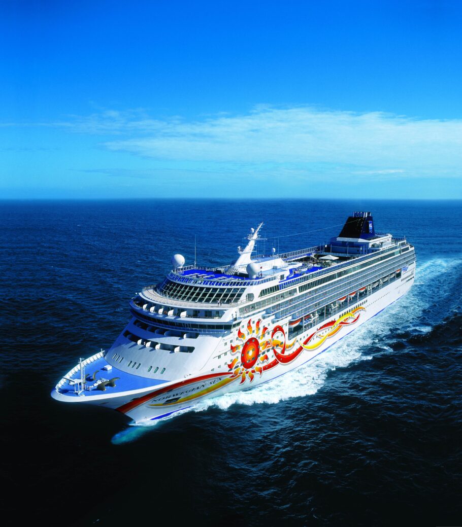 O Sun é outro navio da Norwegian Cruise Line com roteiros pelo continente