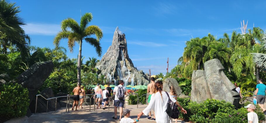 Entrada do parque aquático Volcano Bay