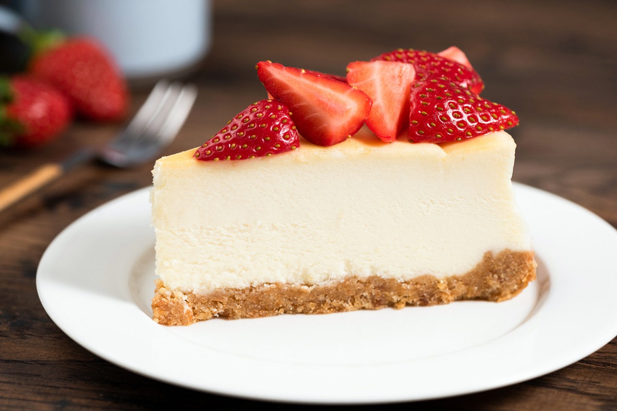 Faça um cheesecake de morango delicioso em poucos passos