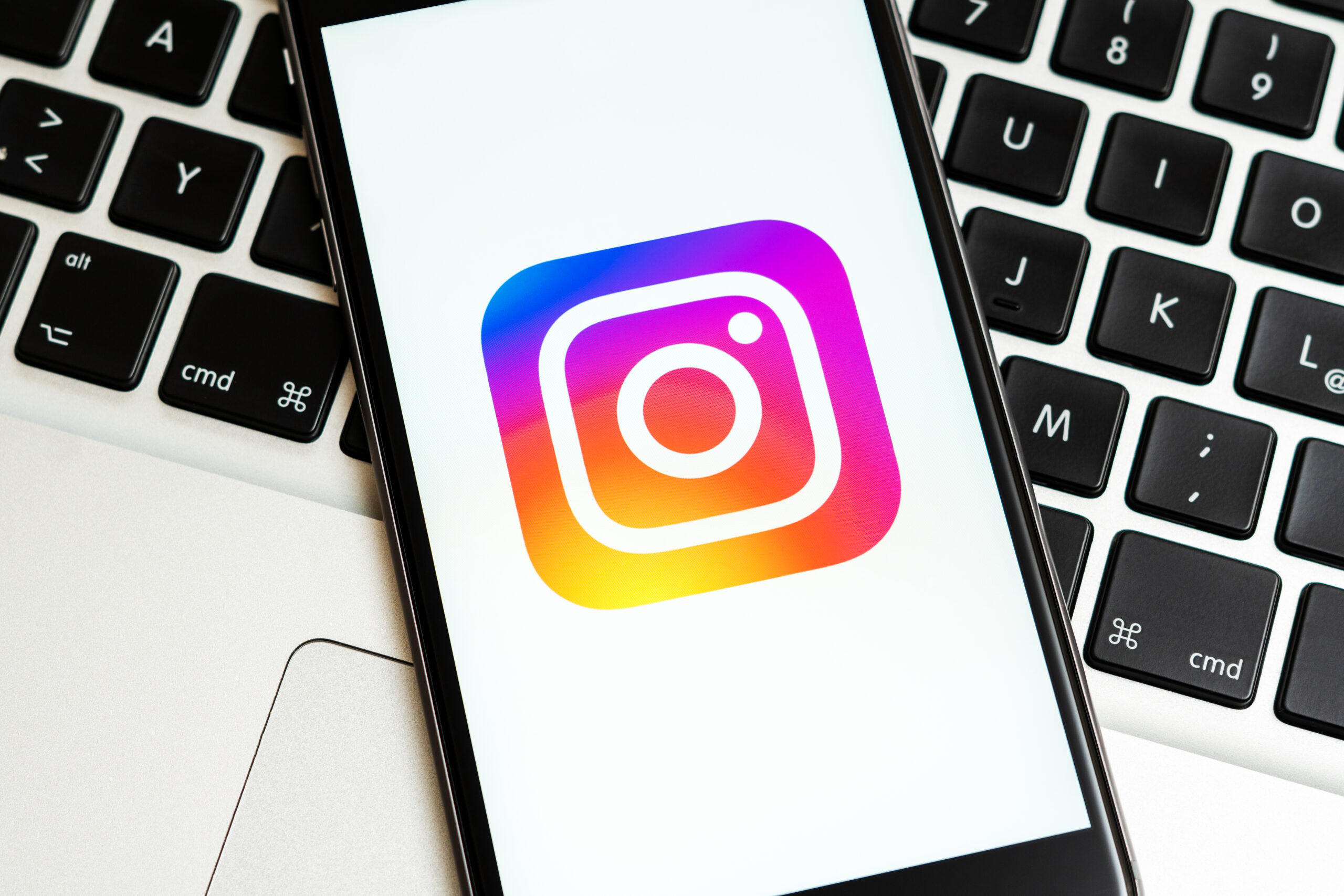 Aprenda a trocar o fundo do Direct no Instagram