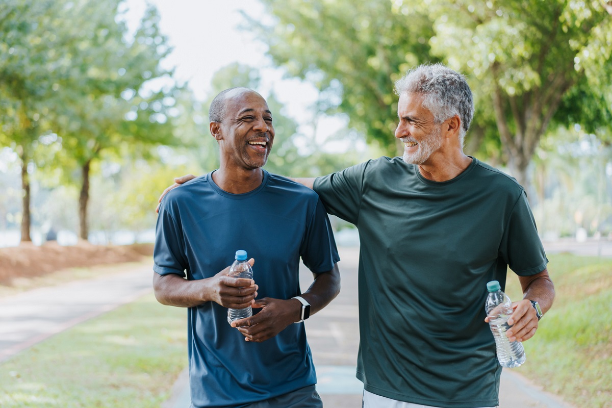 Hábitos como exercícios físicos estão associados à melhora da saúde cardiovascular e retardam o envelhecimento – iStock/Getty Images