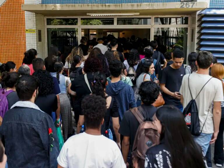 Saiba como funcionará o Programa Pé-de-Meia para estudantes