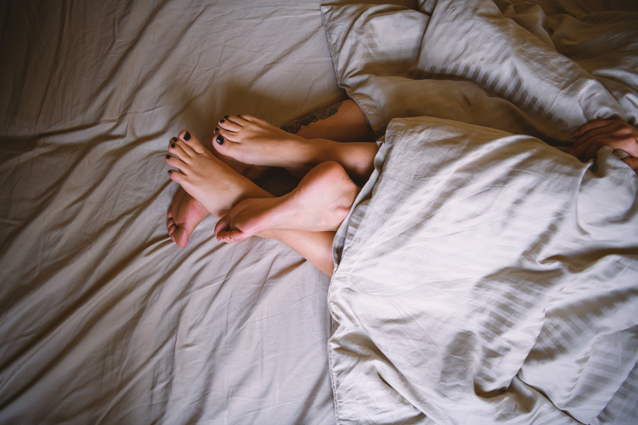 Melhor hora para engravidar? Segundo o estudo, o sêmen tem seu próprio relógio interno e os níveis mais altos de concentração de esperma são encontrados no início da manhã – iStock/Getty Images
