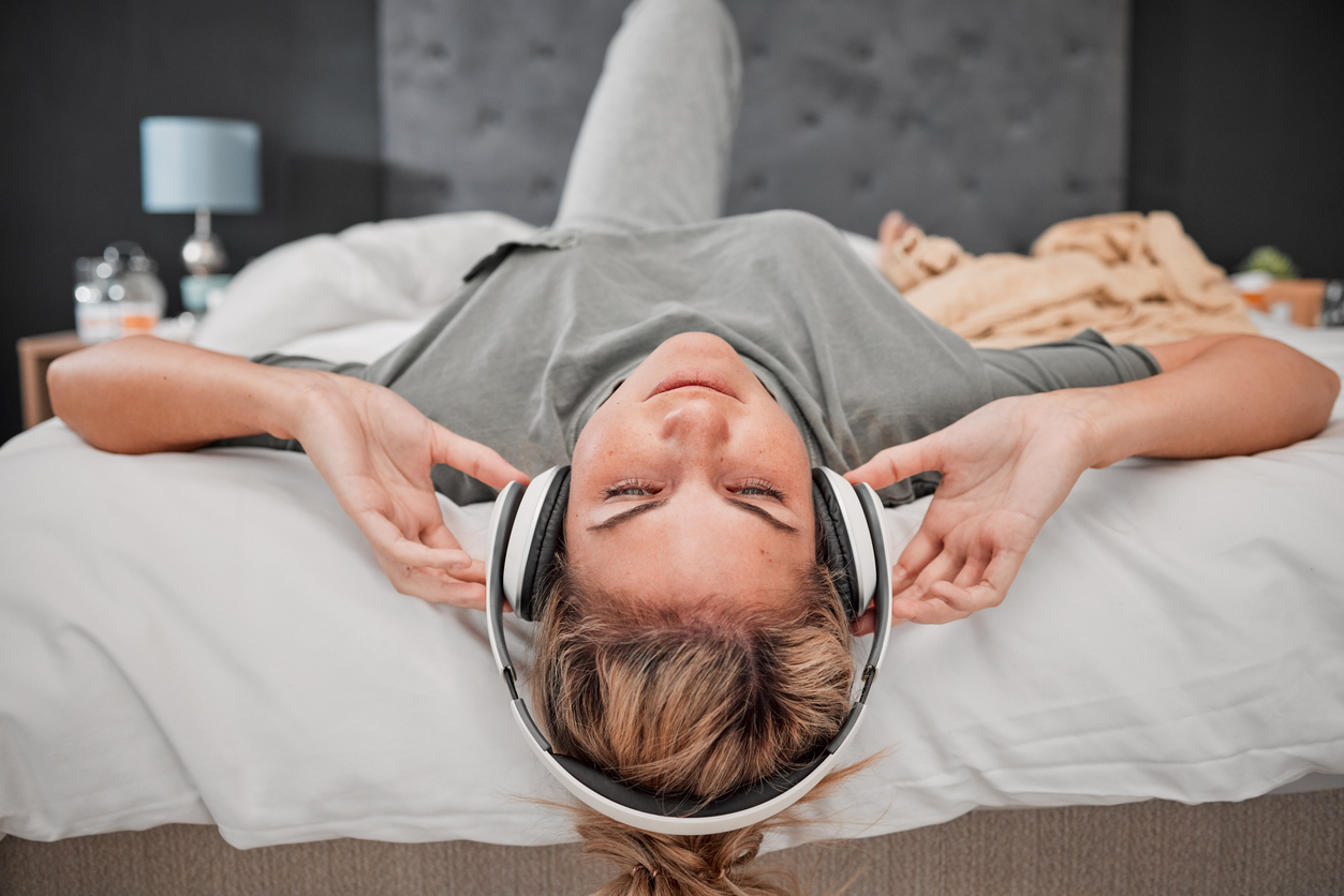 Ansiedade é um mecanismo do nosso cérebro que serve para nos alertar em situações adversas e desconhecidas. Música ajuda a reduzir sintomas do transtorno – iStock/Getty Images