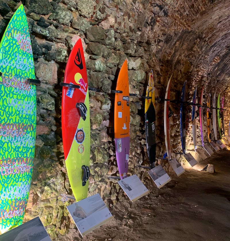 O Museu do Surfe em Nazaré homenageia os big riders e sua cultura