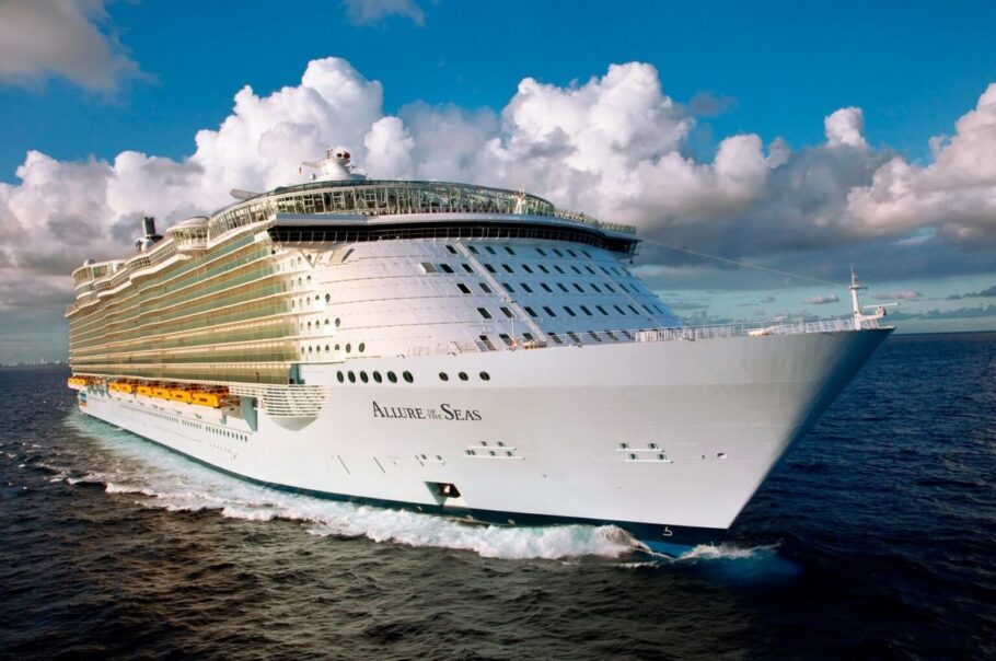 O cruzeiro temático da Taylor Swift ocorre a bordo do navio Allure of the Seas