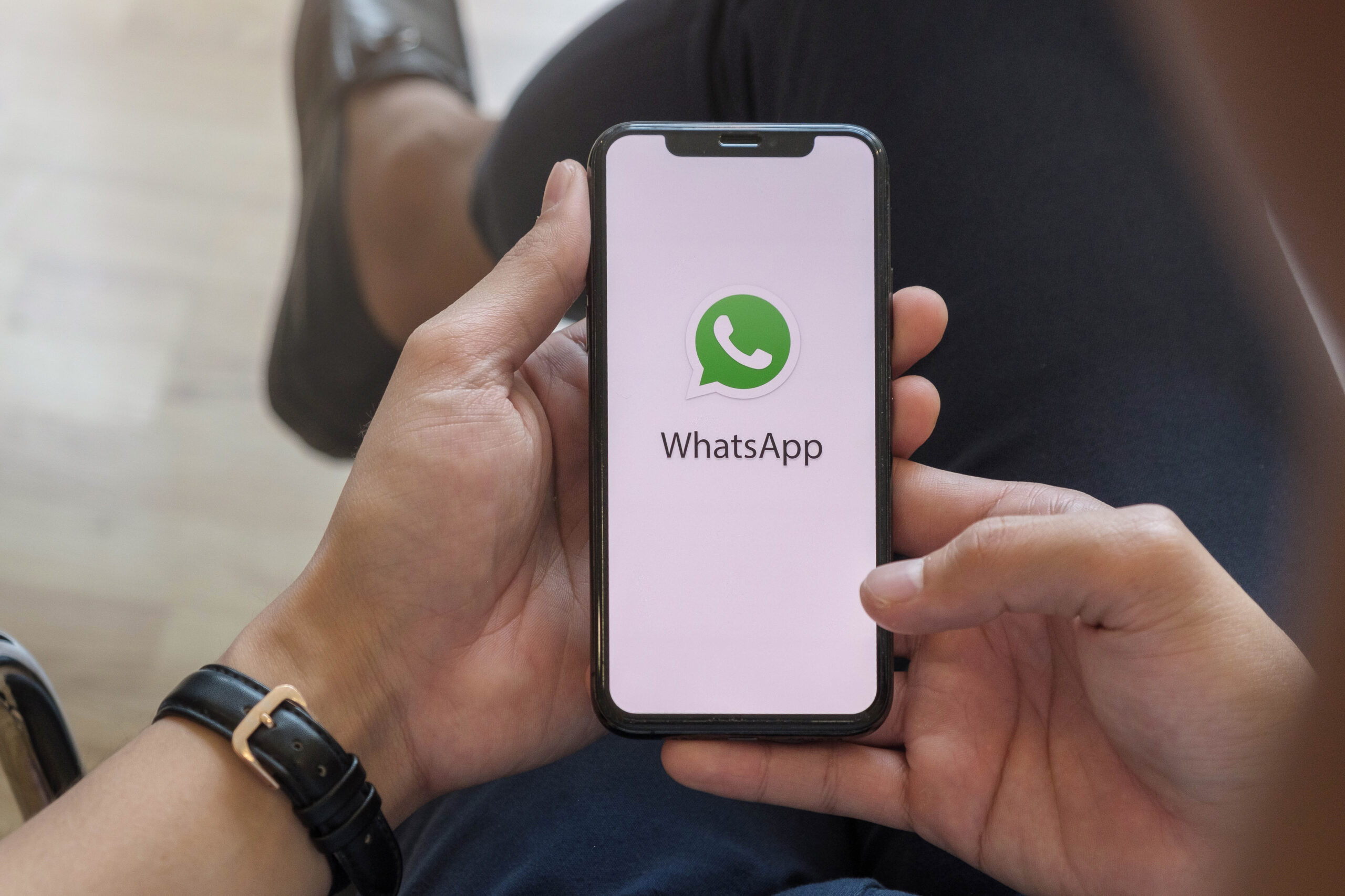 Truque para ouvir áudio secretamente no WhatsApp