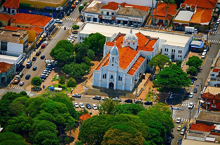 Ibitinga fica a 358 km da capital paulista