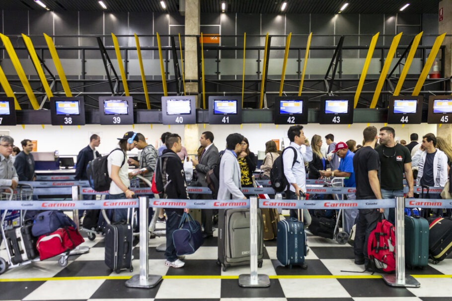 Antes de sair de casa, verifique as condições do trânsito no trajeto ao aeroporto