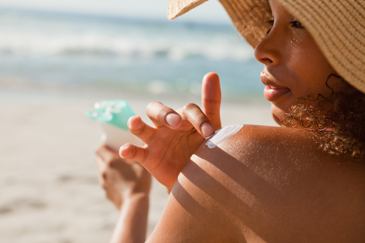 5 erros que você não deve cometer com sua pele no verão