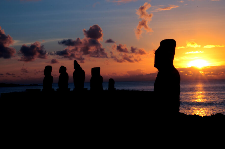 Contemplar o nascer do sol na Ilha de Páscoa é uma das experiências a ser vivida