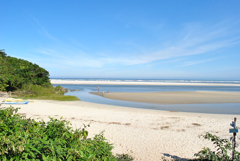 A tranquila praia de Itaguaré, em Bertioga