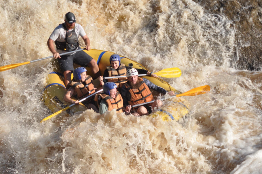 Rafting pelo rio do Peixe é uma das atividades mais procuradas em Socorro (SP)