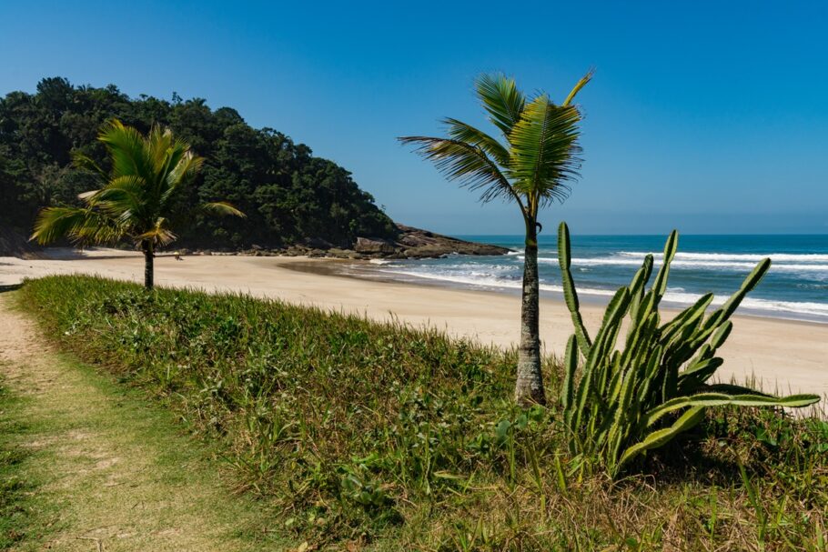Vista da Praia da Jureia, em São Sebastião, no litoral norte de SP
