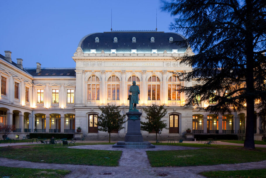 Universidade de Lion oferece bolsas para mestrado na França