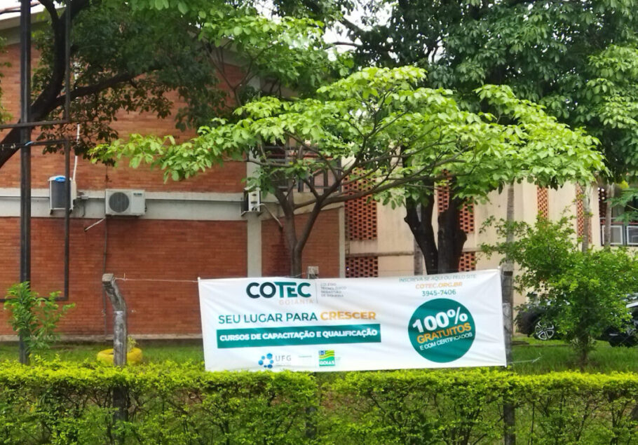 A gestão dos Colégios Tecnológicos de Goiás é feita pela Universidade Federal de Goiás