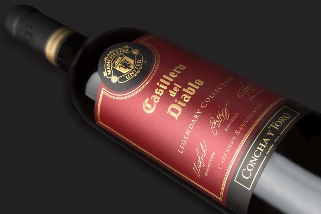 Вино casillero del. Casillero del Diablo вино. Вино Casillero del Diablo Carmenere. Казильеро Дьябло вино сухое красное. Вино "Казильеро дель Дьябло резерва Карменер" сухое красное 0,75.