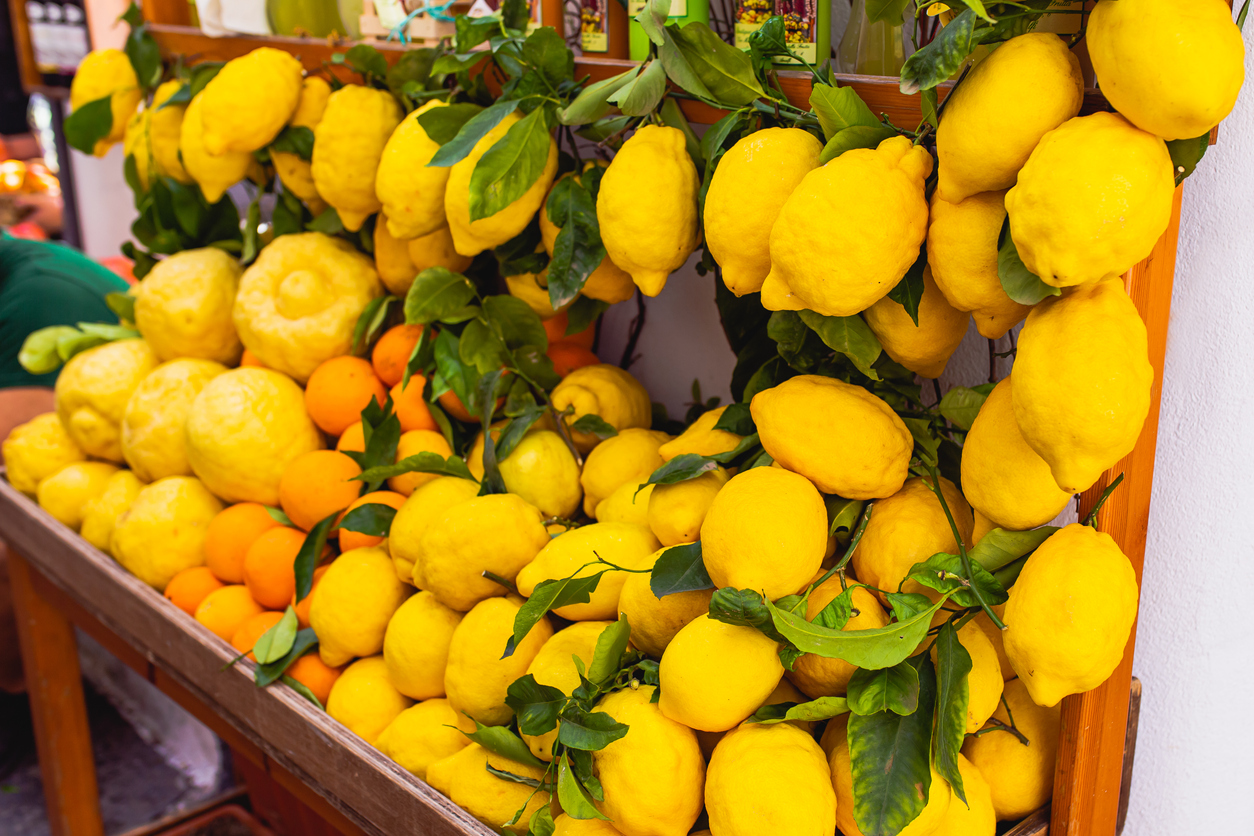Limão siciliano é a primeira fruta que aparece na lista