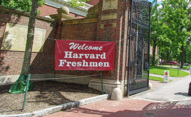 fachada de Harvard