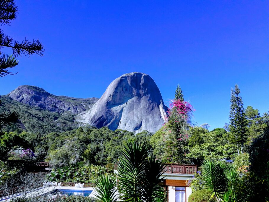 Vista da Pedra Azul, que dá nome ao povoado de Domingos Martins
