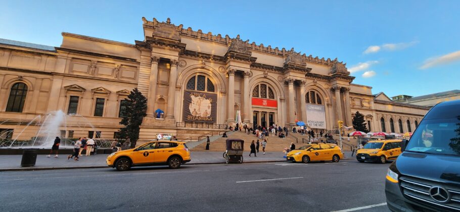 Fachada do Metropolitan Museum of Art, em Nova York