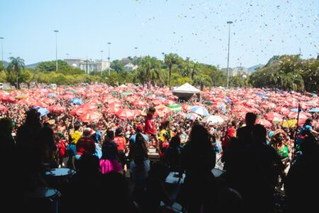 Bloco Sargento Pimenta celebra o Carnaval com homenagem a Rita Lee