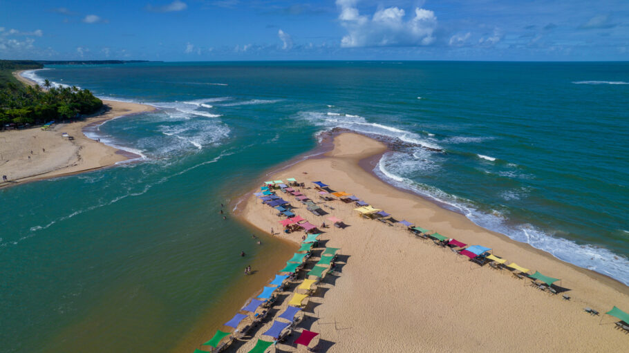 Vista aérea de Caraíva, distrito de Porto Seguro, no sul da Bahia