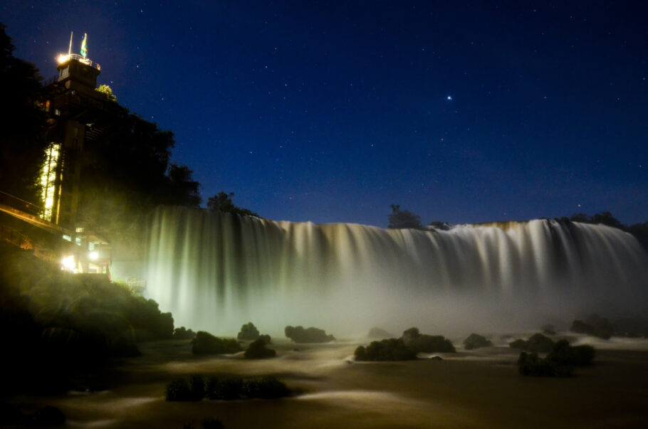 O passeio noturno do Parque Nacional do Iguaçu está de volta
