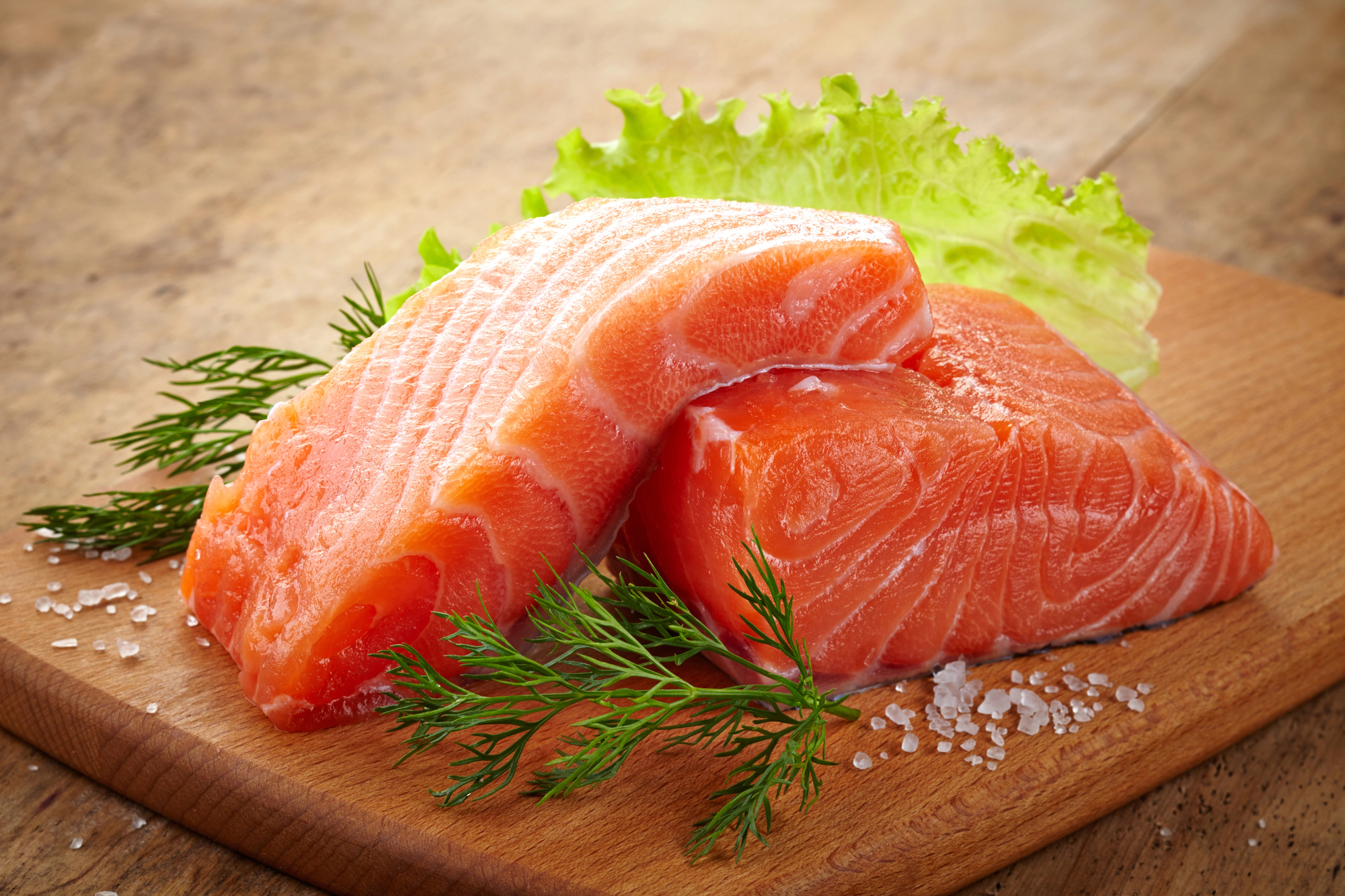 Estudo aponta que salmão ajuda a reduzir o colesterol