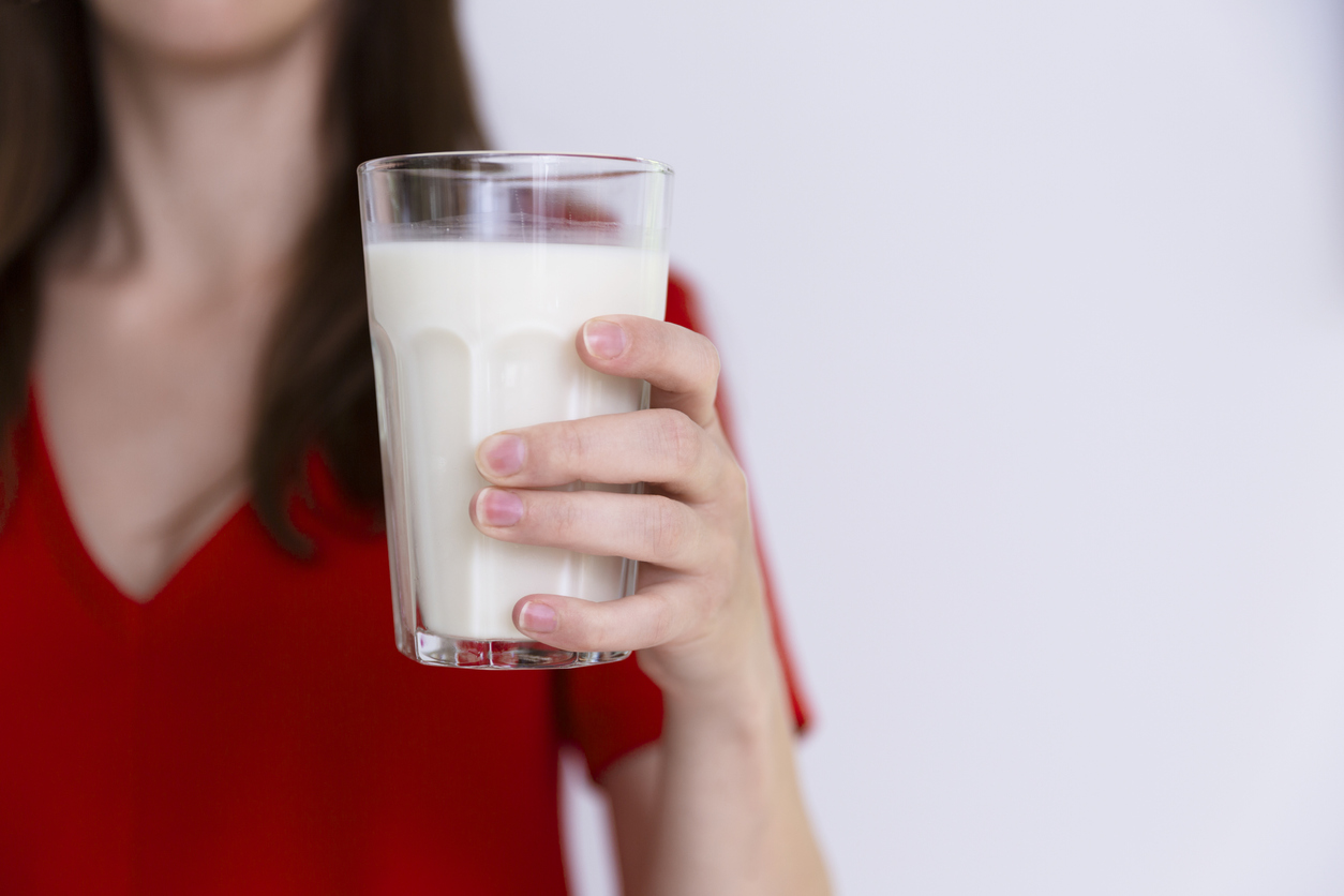 O leite e seus derivados concentram nutrientes essenciais à saúde – artursfoto/istock