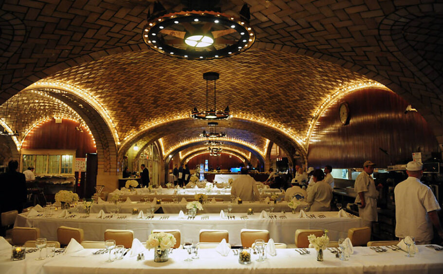 Salão do Oyster Bar, na Grand Central Station, em NY, que serviu de cenário da série “Mad Men”