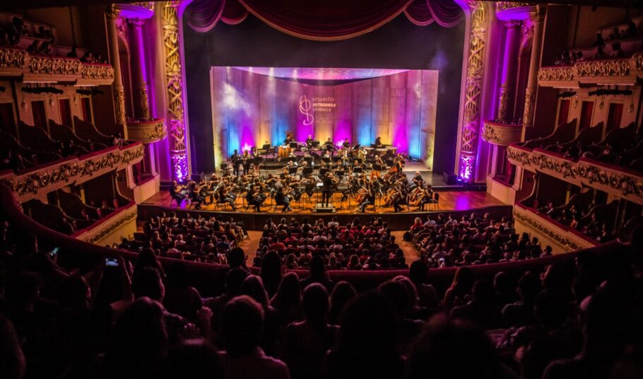 Tocando os clássicos no palco da Vibra São Paulo, a Orquestra Petrobras Sinfônica promete uma noite inesquecível