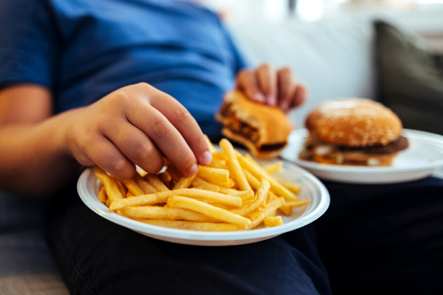 Alimento ultraprocessados também podem afetar a pressão arterial por conter altos níveis de sódio