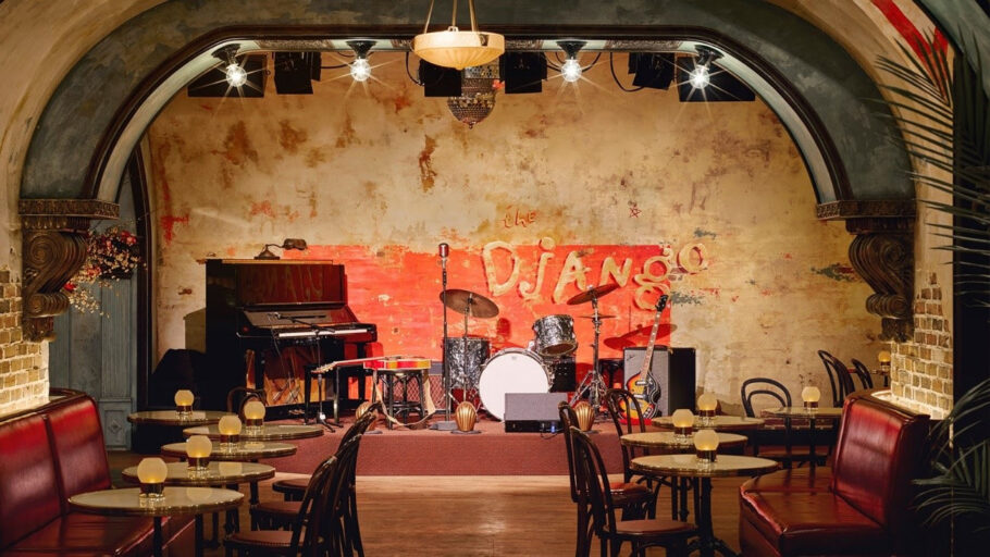 Palco do The Django, inspirado nos clubes de Paris
