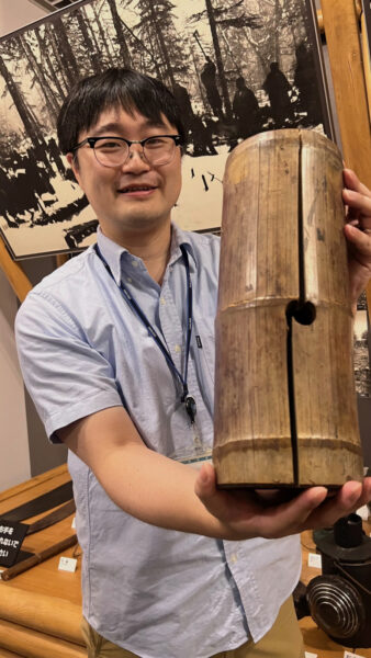 Objeto ainu  para aquecer o ambiente está em exposição no Obhiro Centennial City Museum, museu que conta a história de Tokachi