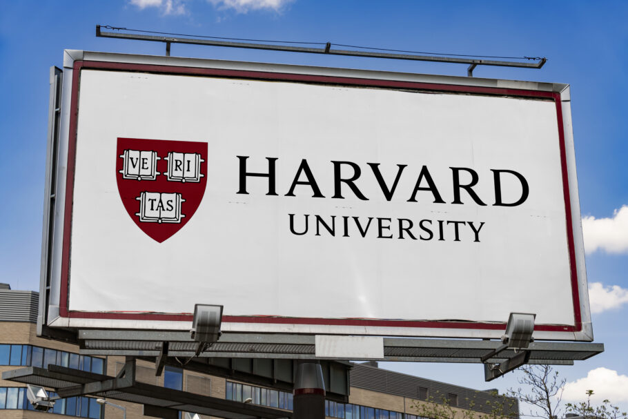 Harvard oferece 5.000 bolsas em cursos com certificado