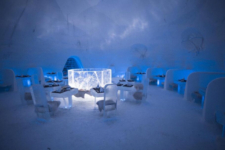 O bar de gelo do Lapland Hotels SnowVillage