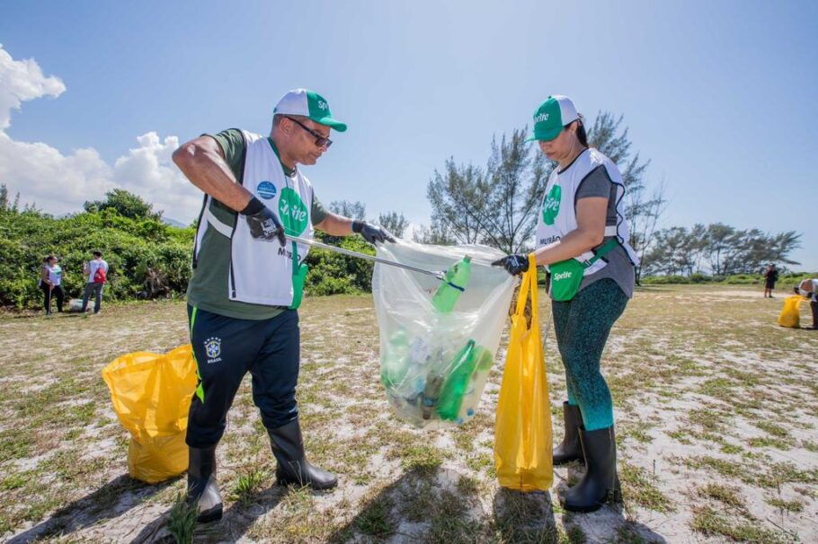 A ação da Sprite recolheu 15 toneladas de lixo de praias, rios e manguezais pelo Brasil
