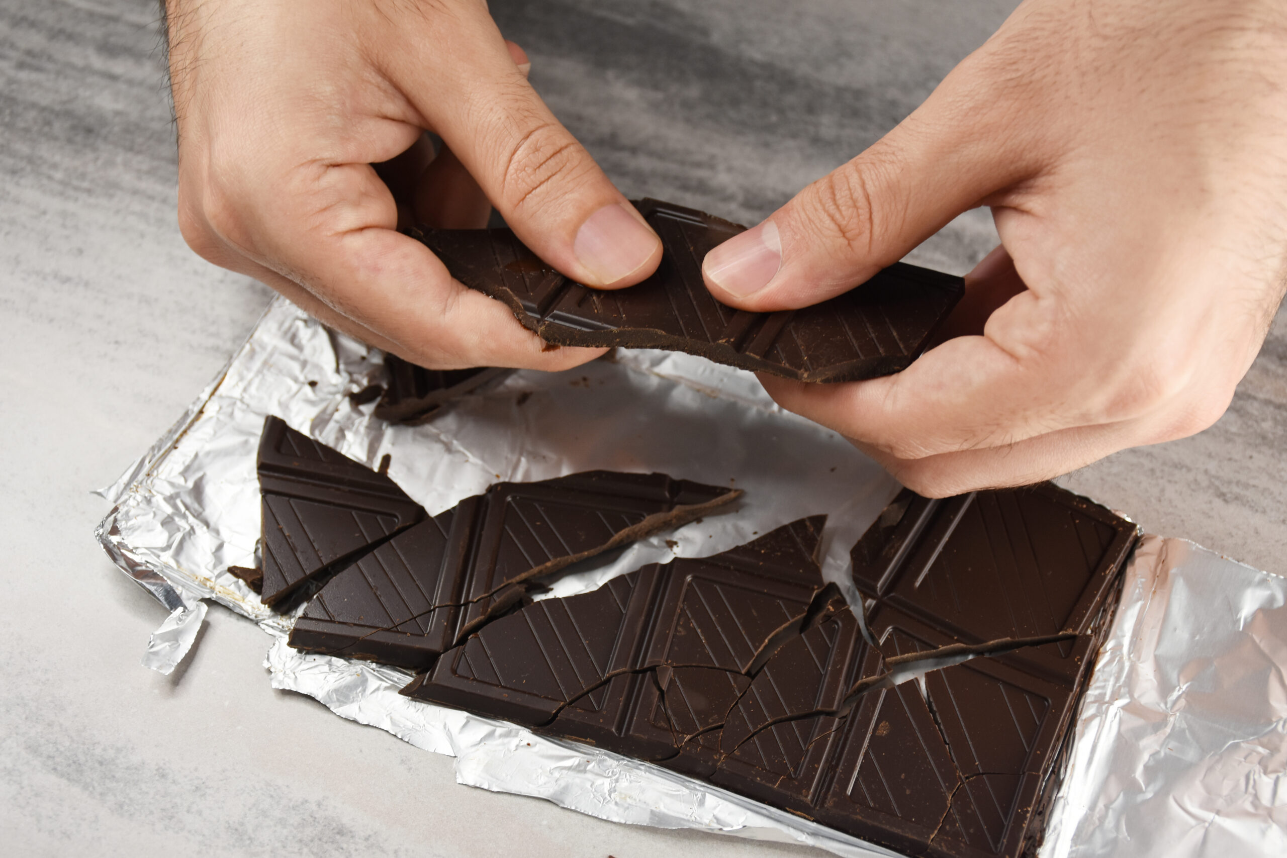 Veja os benefícios surpreendentes do chocolate amargo para a saúde