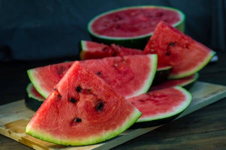 Melancia e enxaqueca: estudo revela conexão e impacto na saúde