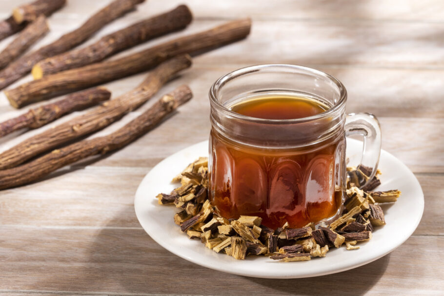 Chá de alcaçuz pode ajudar a regular açúcar no sangue