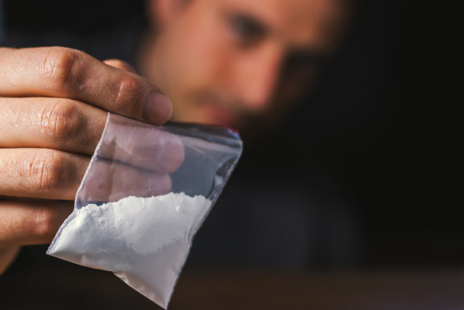 Conheça os sinais provocados pelo uso de cocaína