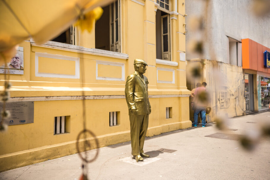 Estátua do escritor Jorge Amado; sua casa foi transformada em museu