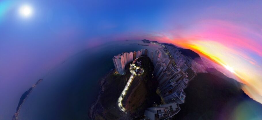Visão 360º do mirante Morro da Campina, no Guarujá