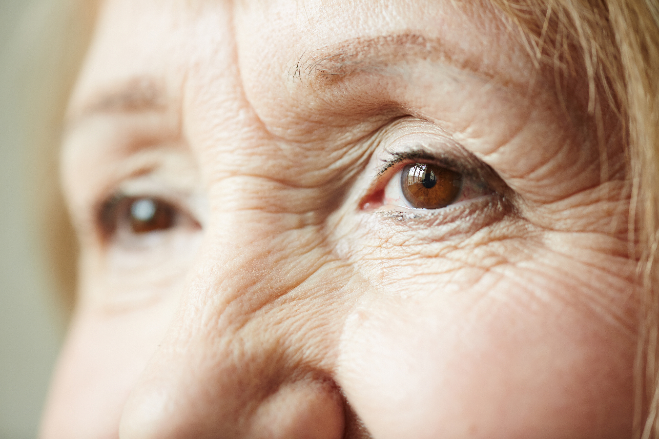 Primeiros sinais de Alzheimer aparecem nos olhos