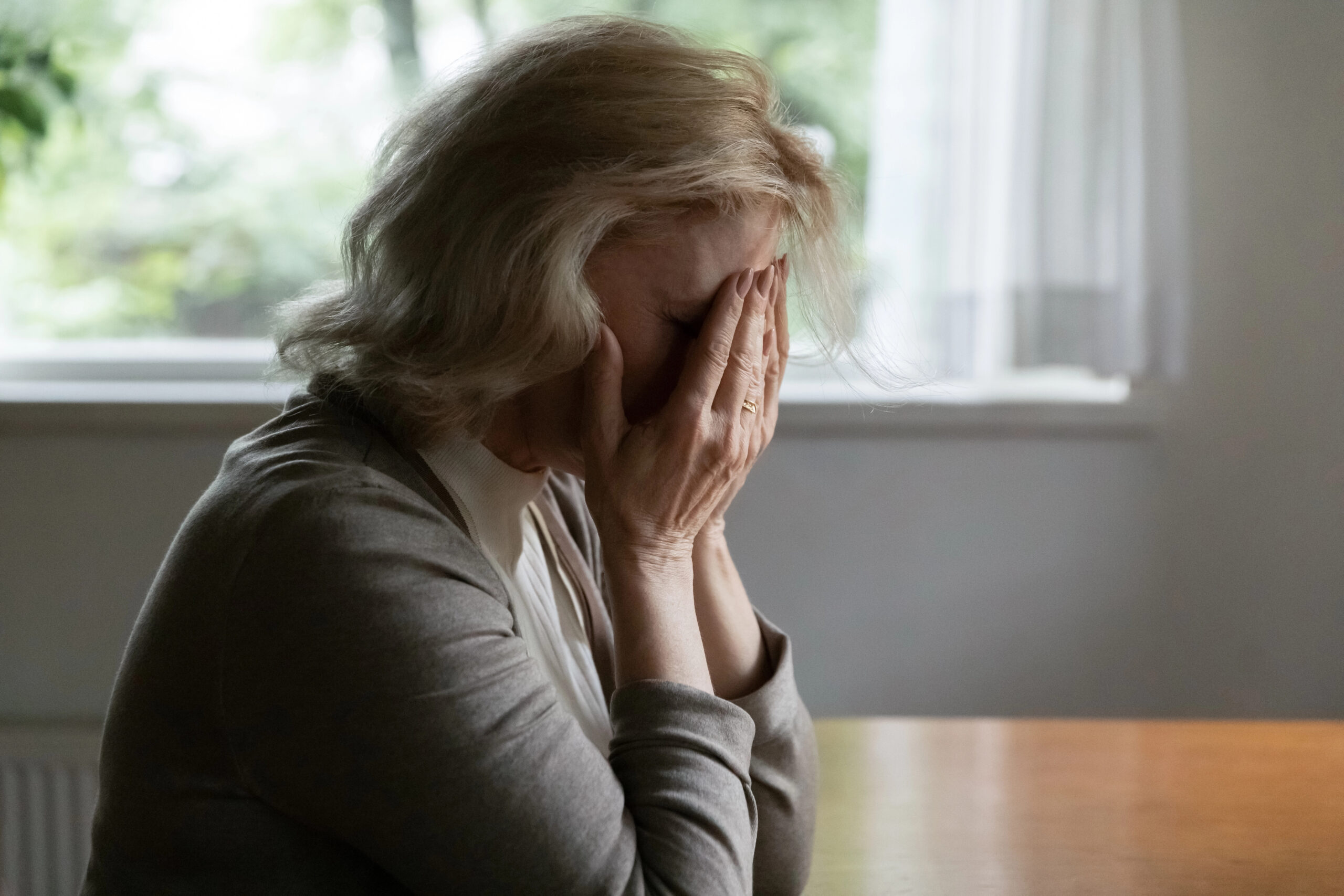 Impacto do estresse na meia-idade sobre riscos de Alzheimer