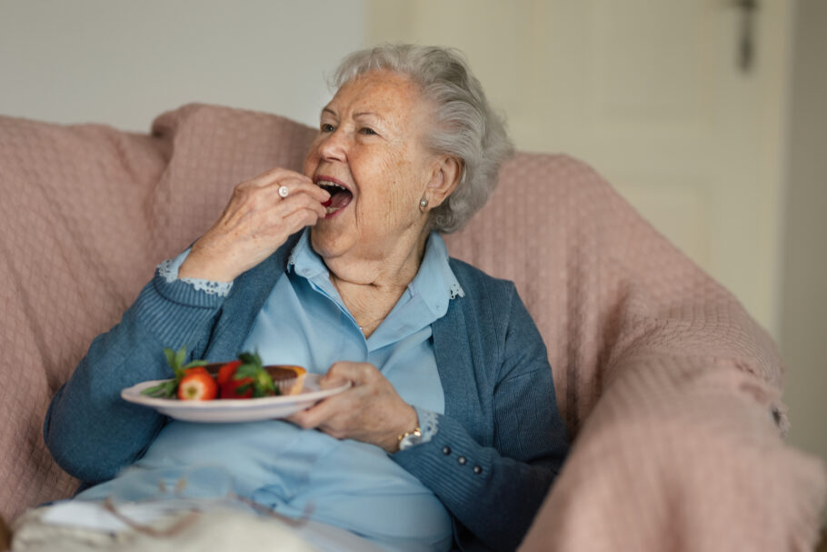 Mudança nas preferências alimentares pode ser sinal de alerta de demência