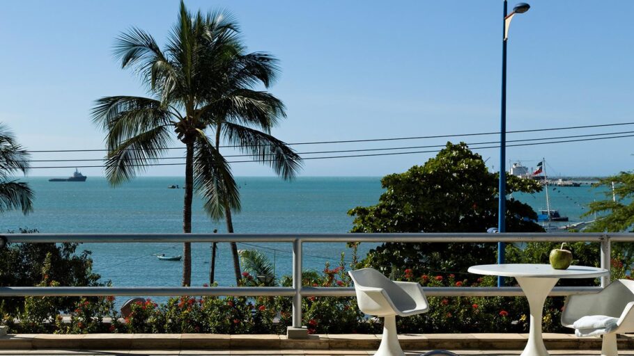 O hotel Golden Fortaleza, na praia de Mucuripe, em Fortaleza, é um dos hotéis da rede Intercity Hotels