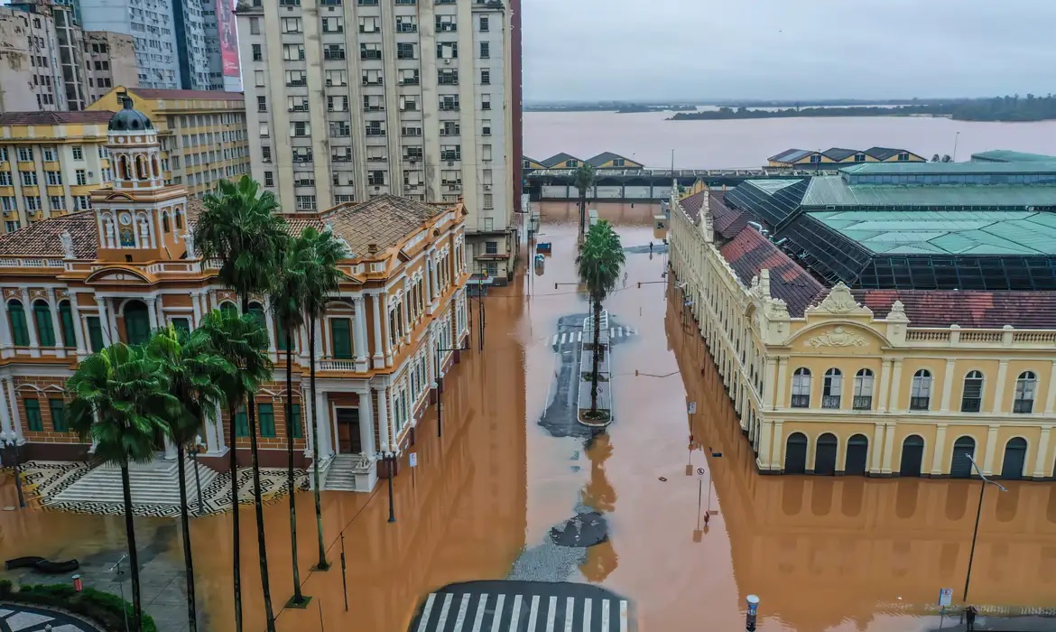 Defesa Civil amplia lista de doações para vítimas das chuvas no RS