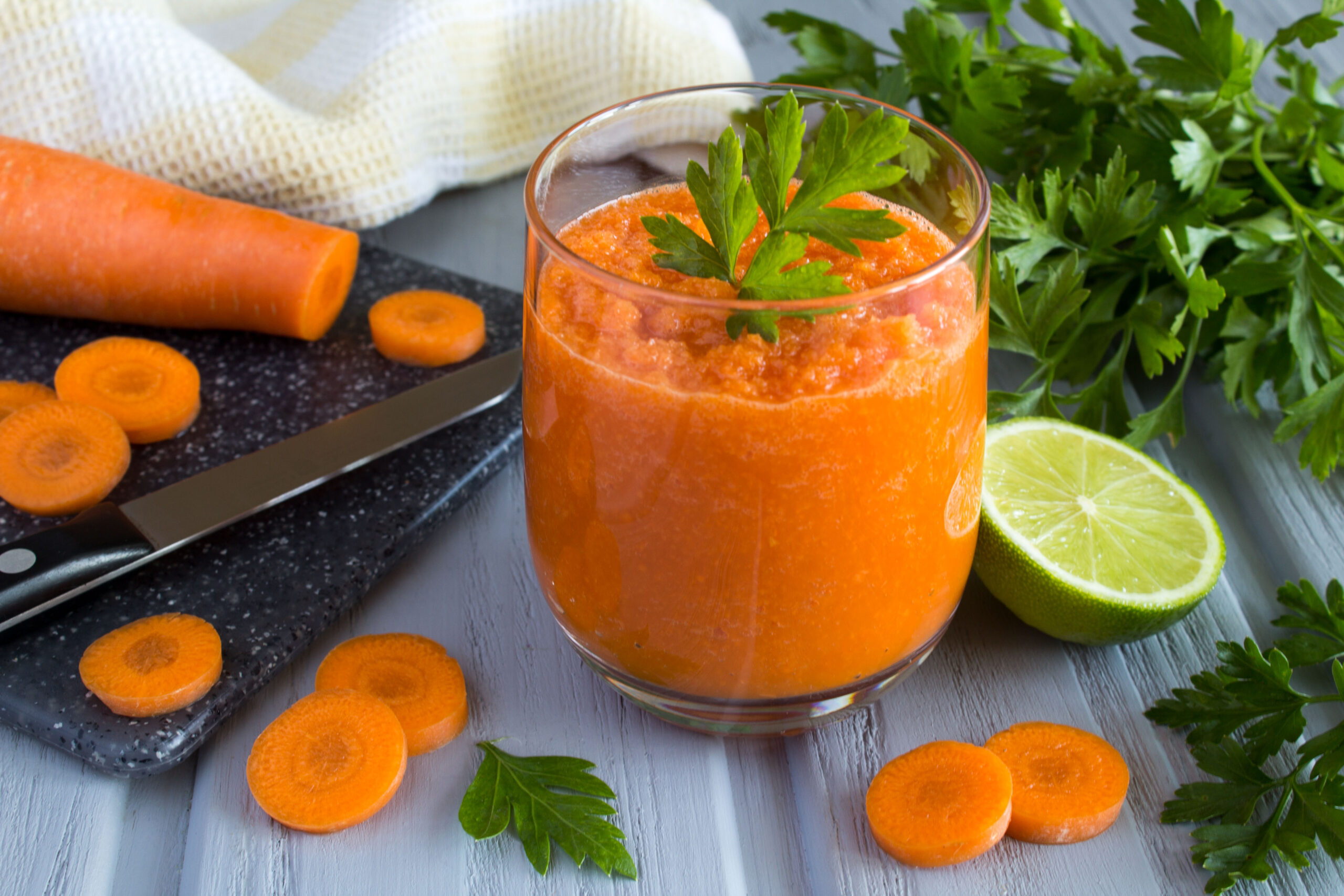 Veja os benefícios do suco de cenoura com limão para sua saúde